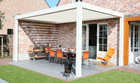 Brustor pergola attached to house