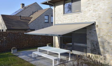 alternative view of Brustor sun awning installed over a patio