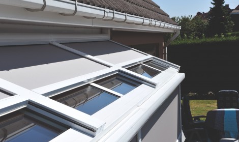 Brustor glass roof blinds